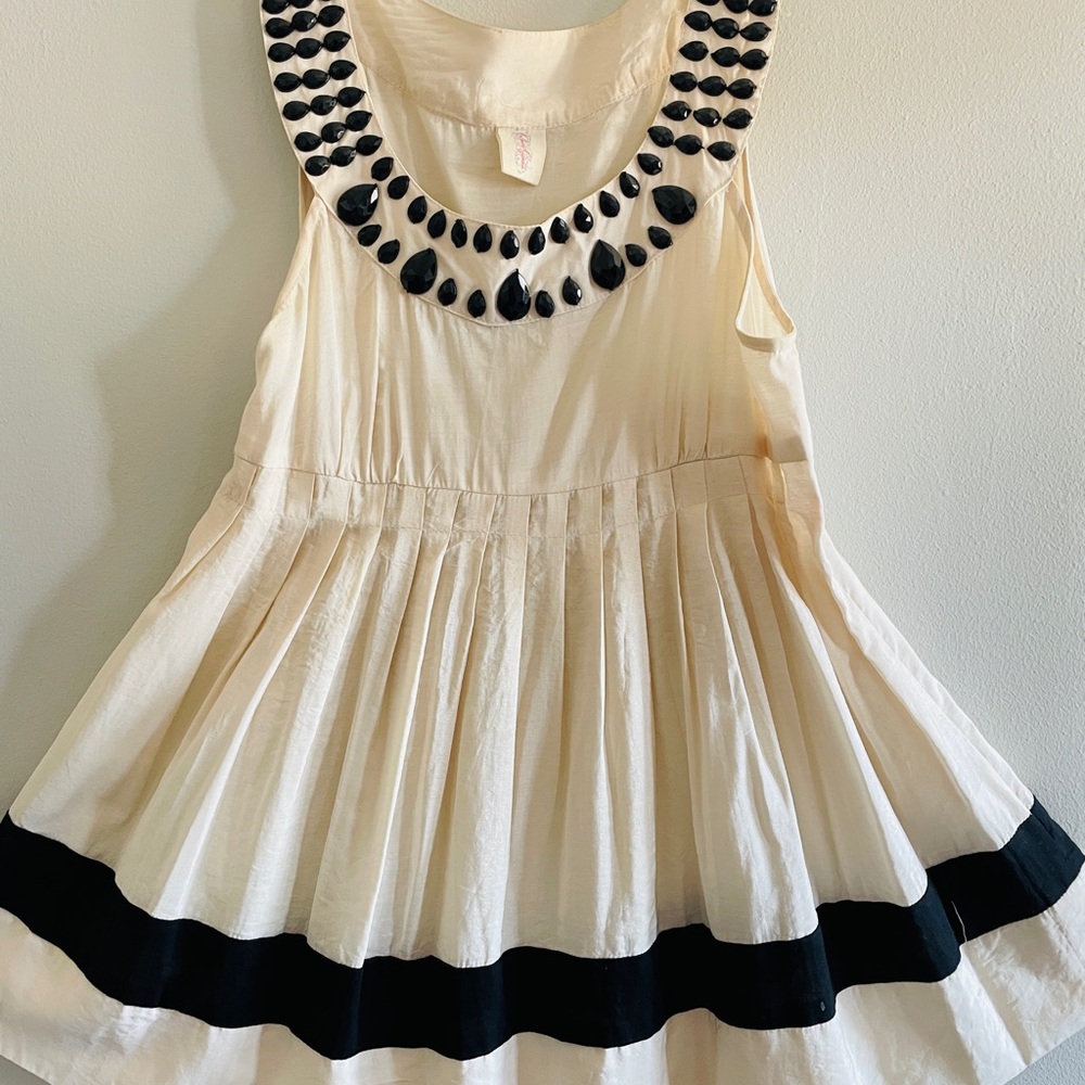 Elegant Cream and Black woman Tops